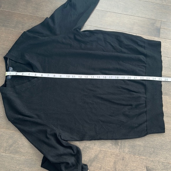 BANANA REPUBLIC Men’s Black Cashmere Wool Lightweight Pullover V-Neck Sweater - Picture 7 of 9